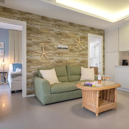 Cozy Marine Apt With Jacuzzi - 250Mt From Sea ポリニャーノ・ア・マーレ エクステリア 写真